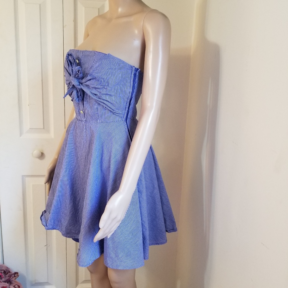 Dress - Picture 2 of 2